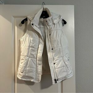 SLEEVELESS PUFFER JACKET SIZE SMALL